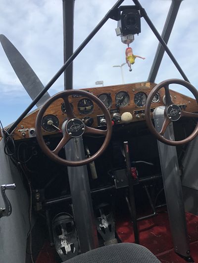 Stinson S interior